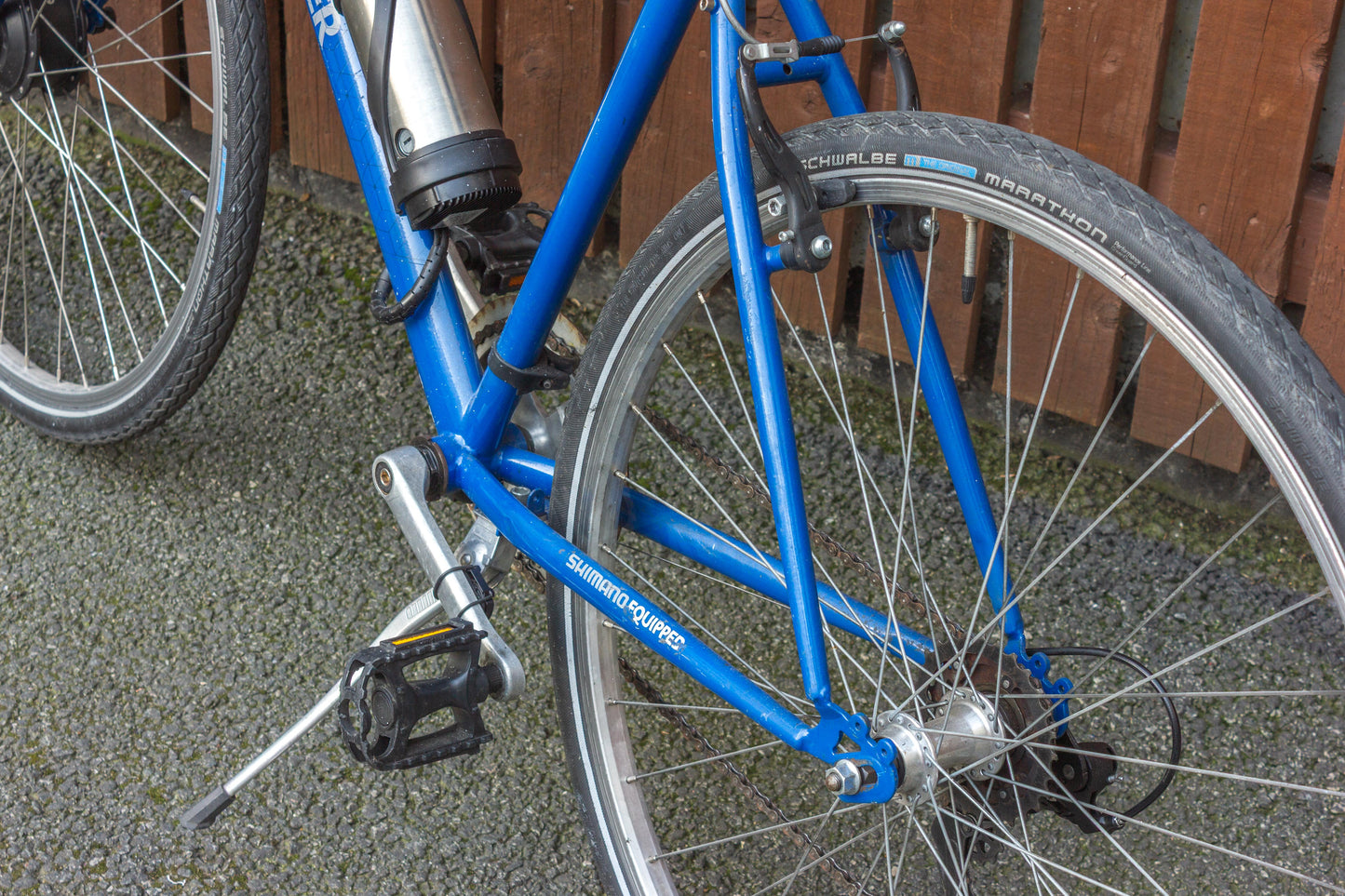 electric bike with front basket
